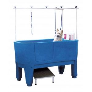 Baignoire polyéthylène bleue sur pieds pour lavage chien